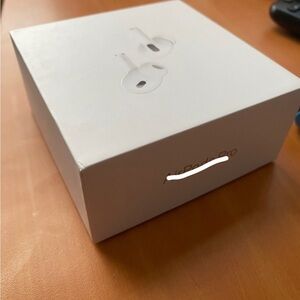 Apple AirPods Pro Box in White